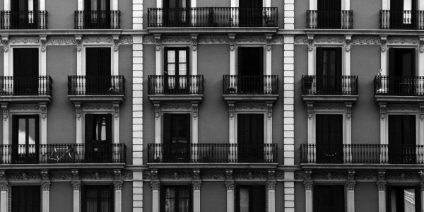 Peritajes Inmobiliarios en Pirineus · Informes Periciales de Fallos Estructurales